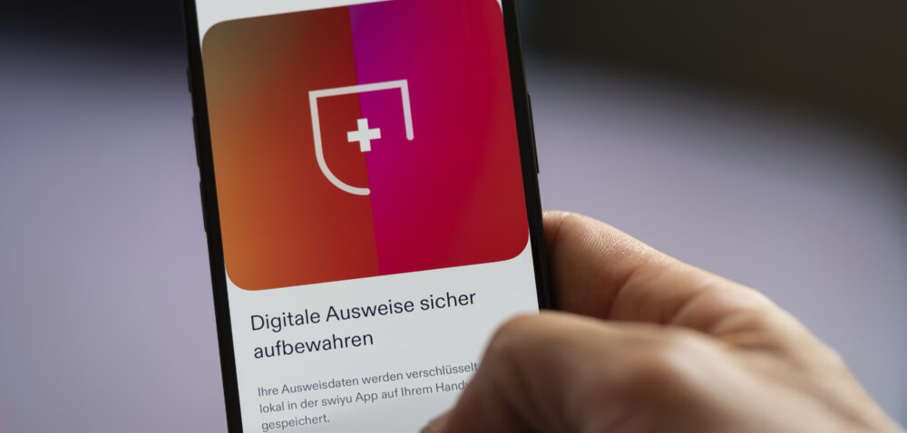 Die Public Beta der Wallet-App swiyu zeigt auf einem Smartphone die Beta-Version einer elektronischen Identitaet (E-ID) sowie die zugehoerige Vertrauensinfrastruktur, fotografiert am Dienstag, 2. Juni 2025 in Zuerich. (KEYSTONE/Gaetan Bally)